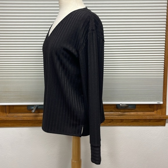 Vince Camuto Black Rib Knit V-Neck Long Sleeve Top Size Small - Picture 7 of 9